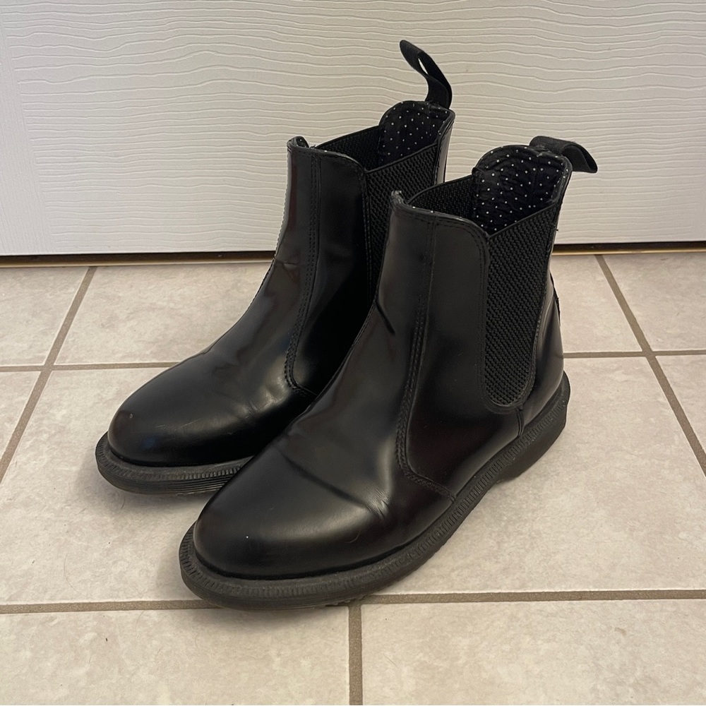 Dr. Martens Flora Smooth Chelsea boot